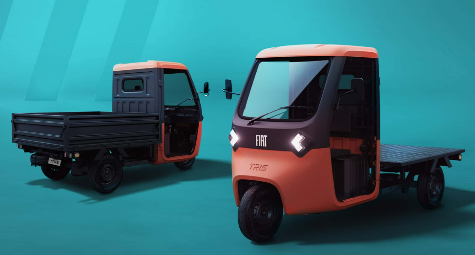 Fiat Tris electric pickup parked on a city street during last-mile delivery